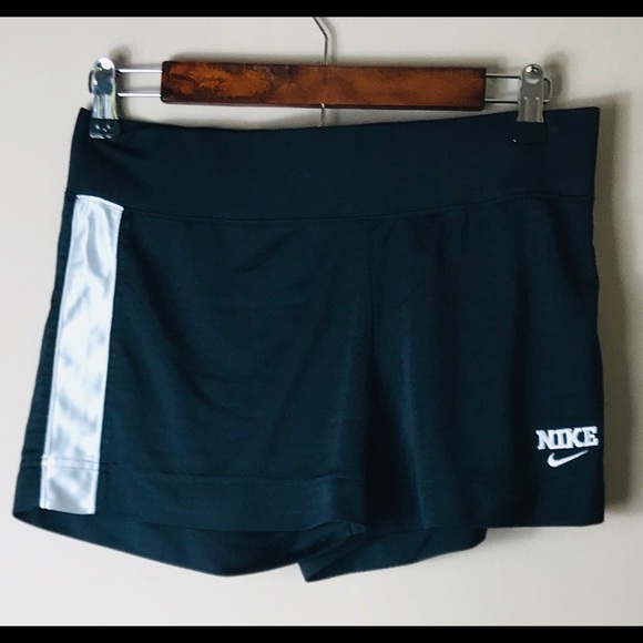 Nike women’s shorts small petite - Picture 1 of 5